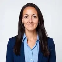 Lindsay Headshot  (1)